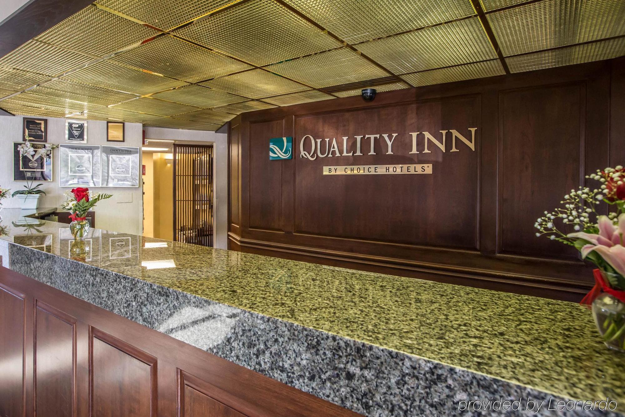 Quality Inn Schaumburg - Chicago Near The Mall Bagian luar foto